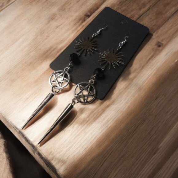 Sunburst and Pentacle Spiked Earrings - Picture 1 of 6
